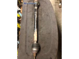 Used Front drive shaft, right Volkswagen Touran (1T1/T2) 1.9 TDI 105 Price € 37,50 Margin scheme offered by Autobedrijf Brooks