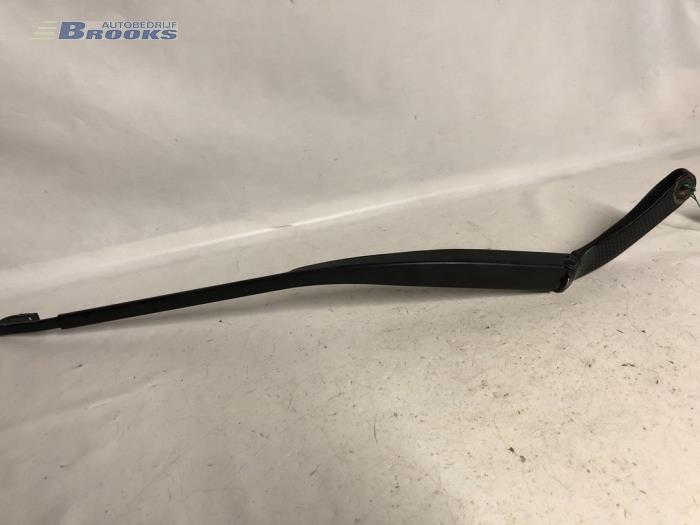 Front wiper arm from a Renault Laguna II Grandtour (KG) 1.8 16V 2002