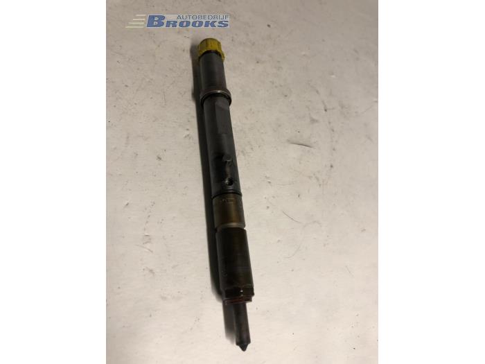 Fuel injector