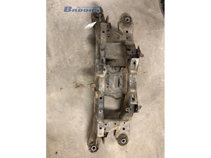 Begagnade Underram Toyota Avensis (T27) 2.2 16V D-4D-F 180 Pris € 37,50 Marginaltabell erbjuds av Autobedrijf Brooks