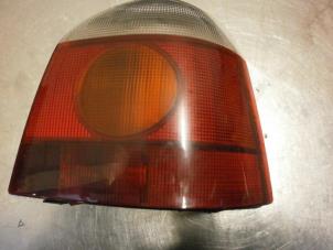 Używane Tylne swiatlo pozycyjne prawe Renault Twingo (C06) 1.2 Cena € 20,00 Procedura marży oferowane przez Autobedrijf Brooks