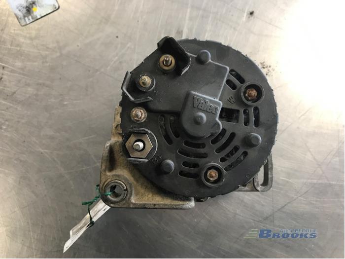 Begagnade Dynamo Renault Clio (B/C57/357/557/577) 1.2 Eco Kat. Pris € 20,00 Marginaltabell erbjuds av Autobedrijf Brooks