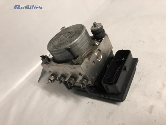 Begagnade ABS-pump Peugeot Bipper (AA) 1.4 HDi Pris € 40,00 Marginaltabell erbjuds av Autobedrijf Brooks