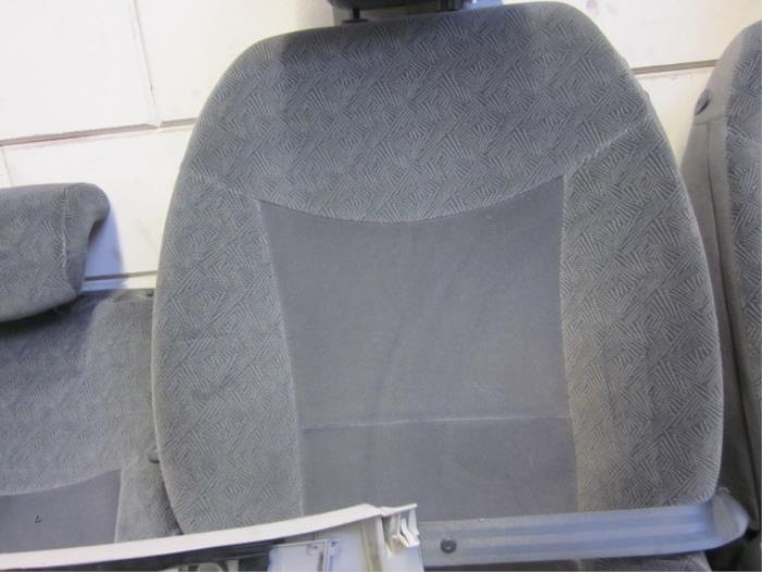 Seats + rear seat (complete) from a Renault Laguna II Grandtour (KG) 1.8 16V 2002