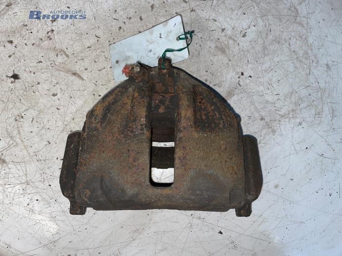 Gebrauchte Bremszange links vorne Mercedes Sprinter 2t (901/902) 208D Preis € 25,00 Margenregelung angeboten von Autobedrijf Brooks