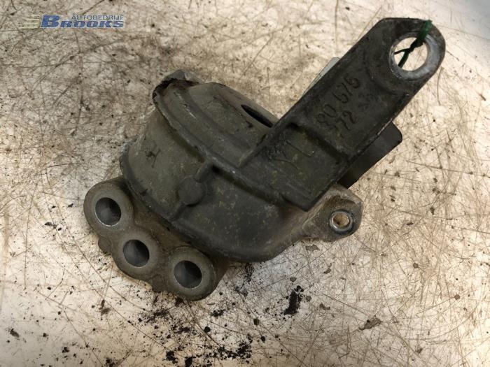 Usagé Support moteur Opel Astra G Caravan (F35) 1.8 16V Prix € 15,00 Règlement à la marge proposé par Autobedrijf Brooks
