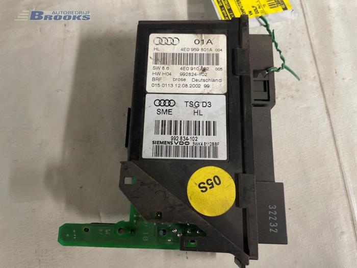 Used Computer, miscellaneous Volkswagen Golf Price € 25,00 Margin scheme offered by Autobedrijf Brooks
