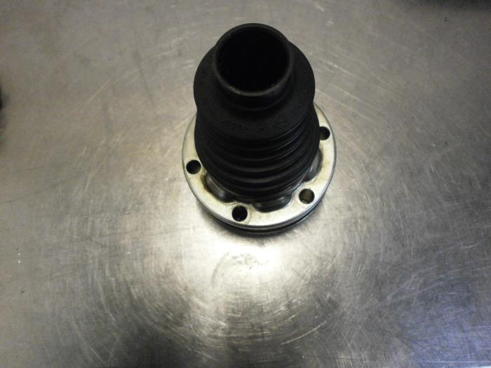 CV joint, front from a Volkswagen Caddy III (2KA,2KH,2CA,2CH) 1.9 TDI 2007
