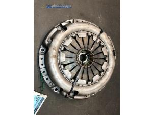 Used Clutch kit (complete) Nissan Note (E11) 1.6 16V Price € 37,50 Margin scheme offered by Autobedrijf Brooks
