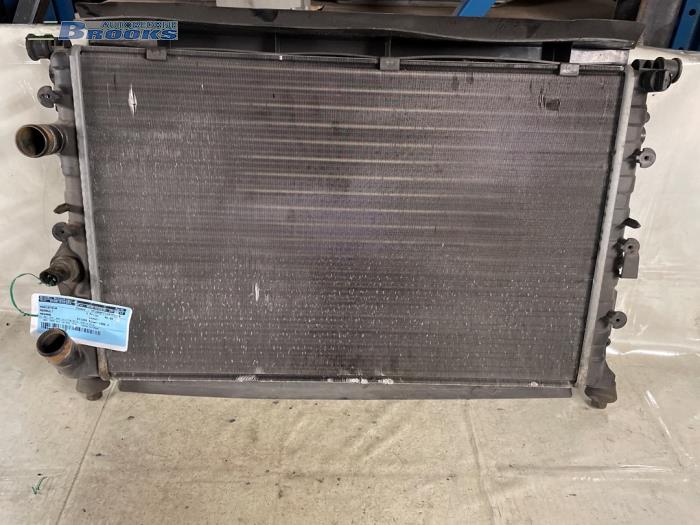 Used Radiator Renault Megane (BA) 1.6i ,Easy Price € 15,00 Margin scheme offered by Autobedrijf Brooks