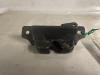 Tailgate lock mechanism from a Peugeot 206 (2A/C/H/J/S) 1.1 XN,XR 2004