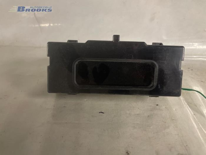 Begagnade Innerdisplay Renault Clio II (BB/CB) 1.4 Pris € 15,00 Marginaltabell erbjuds av Autobedrijf Brooks