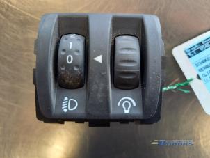 Used AIH headlight switch Renault Clio III (BR/CR) 1.2 16V TCe 100 Price € 10,00 Margin scheme offered by Autobedrijf Brooks