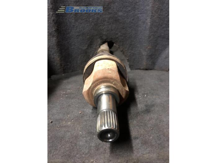 Front drive shaft, left from a Peugeot 307 Break (3E) 1.6 HDiF 110 16V 2006