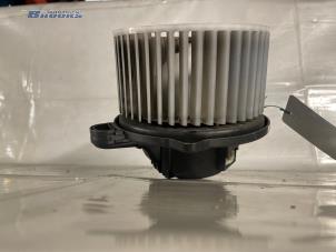 Używane Silnik wentylatora nagrzewnicy Hyundai Getz 1.1i 12V Cena € 20,00 Procedura marży oferowane przez Autobedrijf Brooks