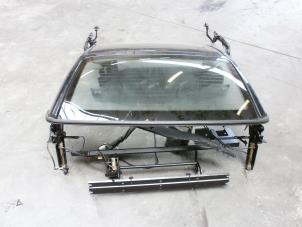 Używane Twardy dach cabrio Peugeot 206 CC (2D) 1.6 16V Cena € 20,00 Procedura marży oferowane przez Autobedrijf Brooks