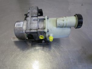 Used Power steering pump Dacia Logan MCV (KS) 1.5 dCi Price € 80,00 Margin scheme offered by Autobedrijf Brooks