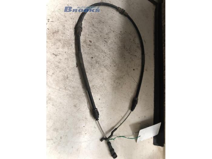 Câble frein à main d'un Volkswagen Transporter T5 2.5 TDi 2008