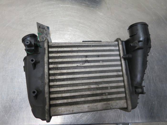 Usados Intercooler Audi A4 Cabrio (B7) 2.5 TDI 24V Precio € 35,00 Norma de margen ofrecido por Autobedrijf Brooks