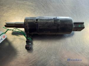 Usados Bomba de rociador de faro Volkswagen Transporter Precio € 15,00 Norma de margen ofrecido por Autobedrijf Brooks