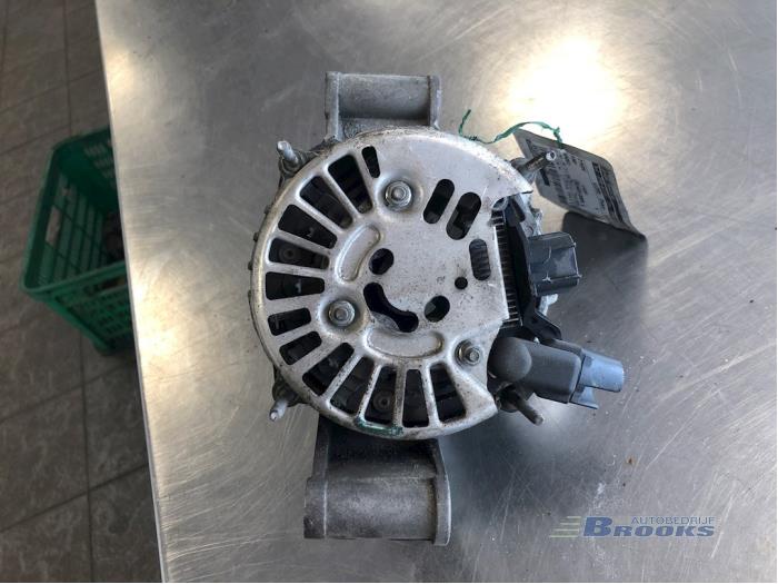 Begagnade Dynamo Ford Mondeo III 2.2 TDCi 16V Pris € 24,00 Marginaltabell erbjuds av Autobedrijf Brooks