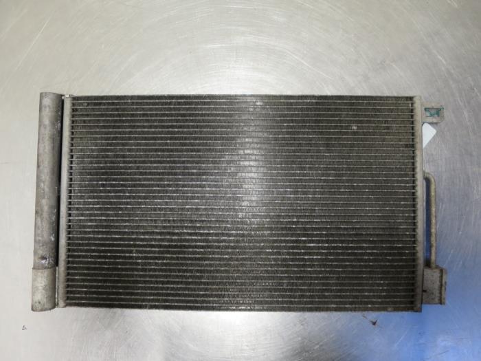 Begagnade AC-radiator Fiat Grande Punto (199) 1.4 16V Pris € 40,00 Marginaltabell erbjuds av Autobedrijf Brooks