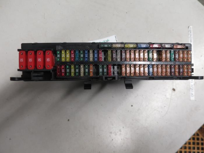 Fuse box from a BMW X5 (E53) 3.0d 24V 2006