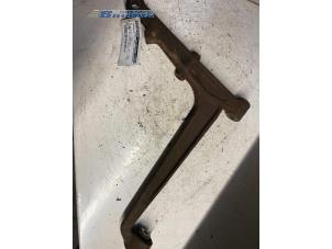 Used Front wishbone, right Volkswagen Transporter/Caravelle T4 2.4 D,Caravelle Price € 35,00 Margin scheme offered by Autobedrijf Brooks