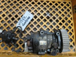 Used Diesel pump Renault Megane II (BM/CM) 1.5 dCi 80 Price € 125,00 Margin scheme offered by Autobedrijf Brooks