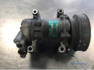 Used Air conditioning pump Renault Clio II (BB/CB) 1.6 16V Price on request offered by Autobedrijf Brooks