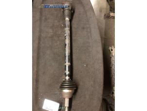 Used Front drive shaft, right Volkswagen Polo III (6N1) 1.4i 60 Price € 20,00 Margin scheme offered by Autobedrijf Brooks
