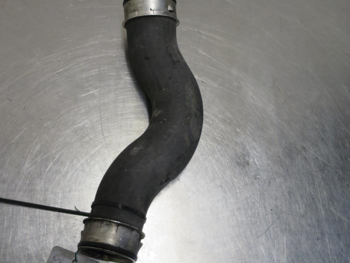 Intercooler hose from a Volkswagen Touran (1T1/T2) 1.4 16V TSI 140 2008