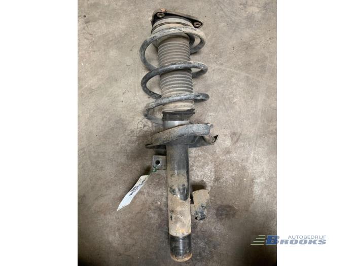 Front shock absorber rod, right from a Ford Focus 2006