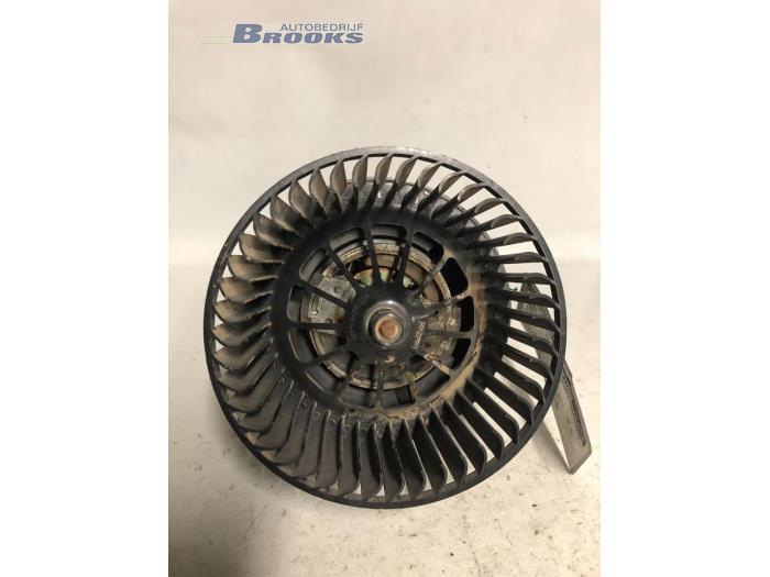 Heating and ventilation fan motor from a Ford S-Max (GBW) 2.0 16V Flexifuel 2008