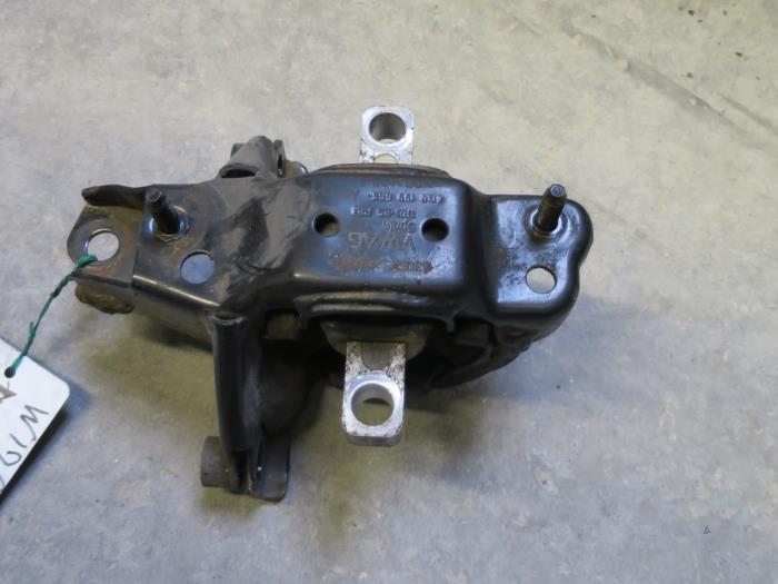 Used Engine mount Volkswagen Polo IV (9N1/2/3) 1.4 16V Price € 30,00 Margin scheme offered by Autobedrijf Brooks