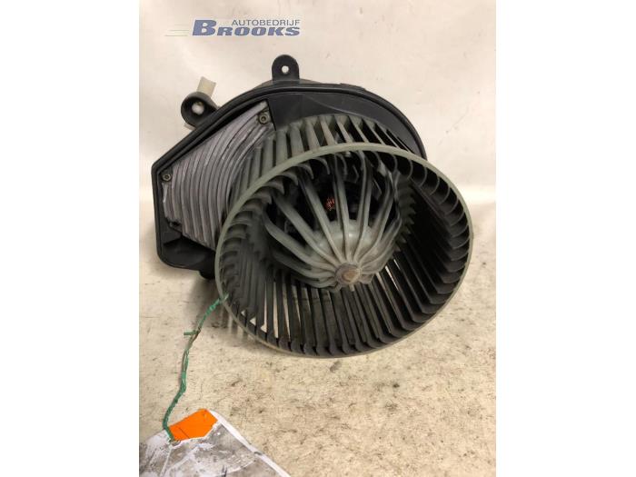 Heating and ventilation fan motor from a Audi A4 (B5) 2.5 TDI V6 24V 2000