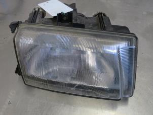 Używane Reflektor prawy Volkswagen Caddy II (9K9A) 1.9 SDI Cena € 20,00 Procedura marży oferowane przez Autobedrijf Brooks