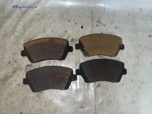 Used Front brake pad Renault Clio III (BR/CR) 1.2 16V TCe 100 Price € 10,00 Margin scheme offered by Autobedrijf Brooks