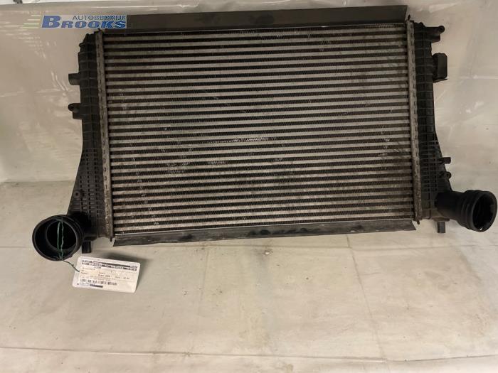 Usados Intercooler Volkswagen Passat (3C2) 2.0 TDI 16V 140 Precio € 32,00 Norma de margen ofrecido por Autobedrijf Brooks
