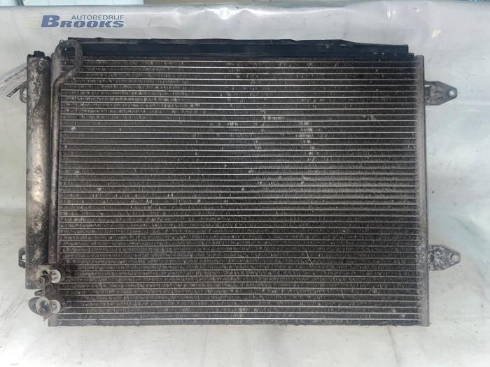Usagé Radiateur clim Volkswagen Passat (3C2) 2.0 TDI 16V 140 Prix € 40,00 Règlement à la marge proposé par Autobedrijf Brooks