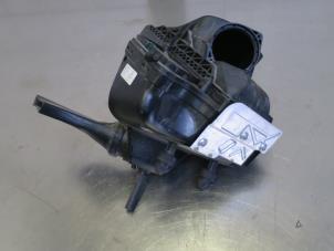 Usagé Boîtier filtre à air Audi Q5 (8RB) 2.0 TDI 16V Quattro Prix € 60,00 Règlement à la marge proposé par Autobedrijf Brooks