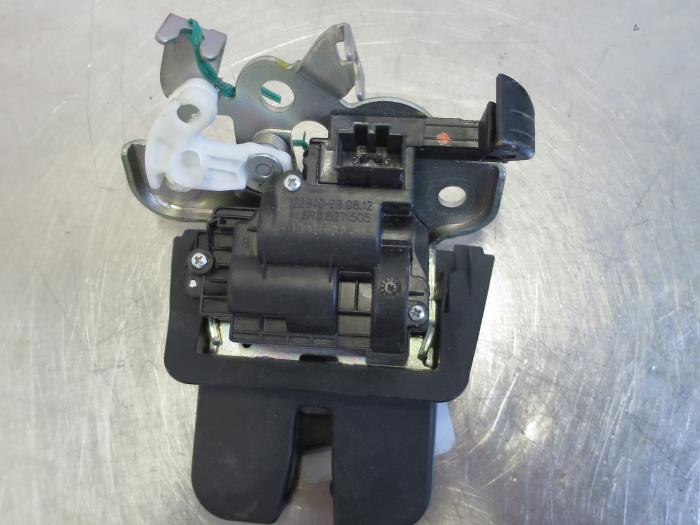 Tailgate lock mechanism Audi Q5 2.0 TDI 16V Quattro - 8R0827505