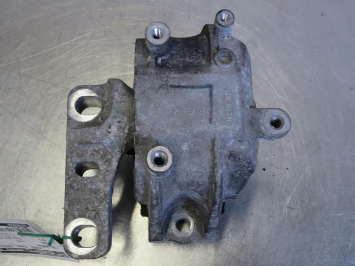 Used Engine mount Skoda Yeti (5LAC) 2.0 TDI 16V Price € 15,00 Margin scheme offered by Autobedrijf Brooks