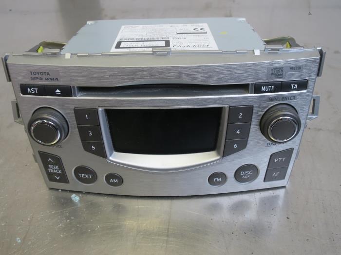 Reproductor de CD y radio de un Toyota Verso 1.8 16V VVT-i 2011