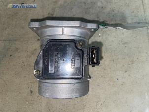 Luftmassenmesser van een Audi A4 1997