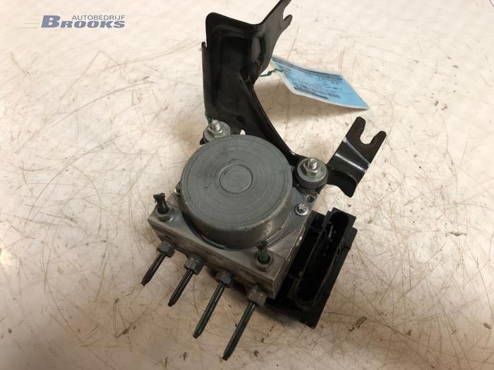 Gebrauchte ABS Pumpe Renault Clio III (BR/CR) 1.2 16V TCe 100 Preis € 75,00 Margenregelung angeboten von Autobedrijf Brooks