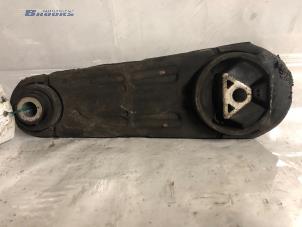 Used Gearbox mount Renault Clio III (BR/CR) 1.2 16V TCe 100 Price € 15,00 Margin scheme offered by Autobedrijf Brooks