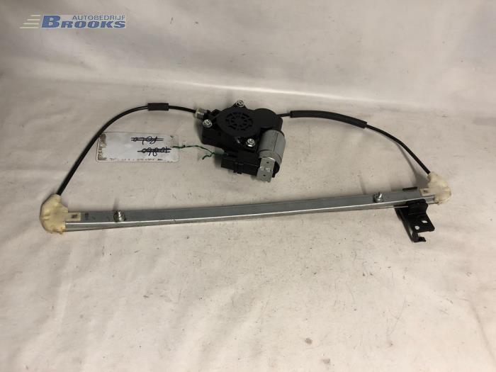 Usados Motor de ventanilla de puerta Mazda 5 Precio € 32,00 Norma de margen ofrecido por Autobedrijf Brooks