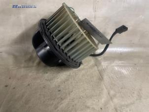 Usados Motor de ventilador de calefactor Audi A4 (B5) 1.6 Precio € 20,00 Norma de margen ofrecido por Autobedrijf Brooks