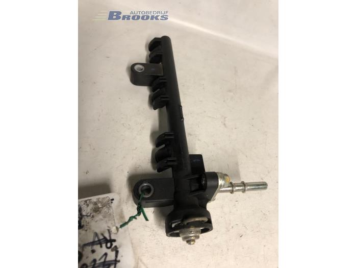 Usagé Système d'injection Toyota Aygo (B10) 1.0 12V VVT-i Prix € 40,00 Règlement à la marge proposé par Autobedrijf Brooks
